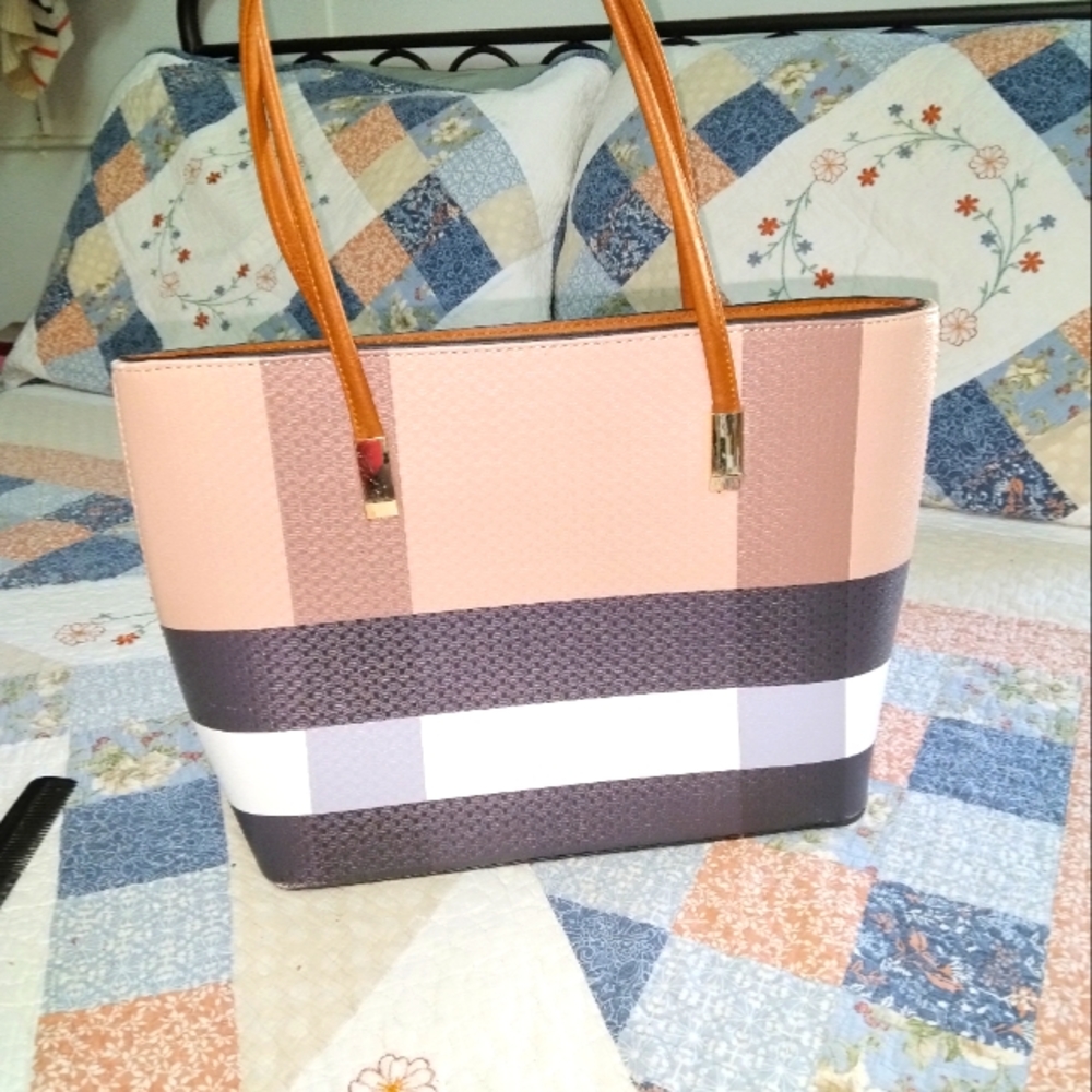 Very nice multi-colored medium leather handbag